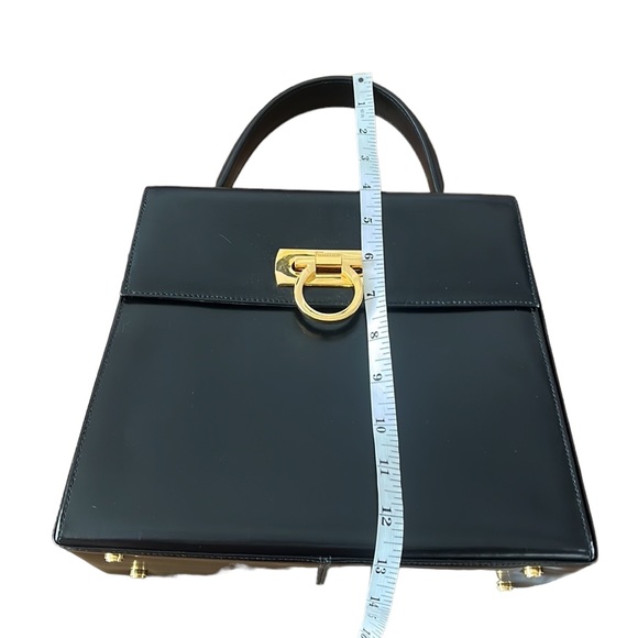 Salvatore Ferragamo Gancini Kelly Top Handle Leather Bag Black - Picture 15 of 16